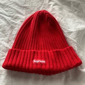 SUPREME RIBBED BEANIE